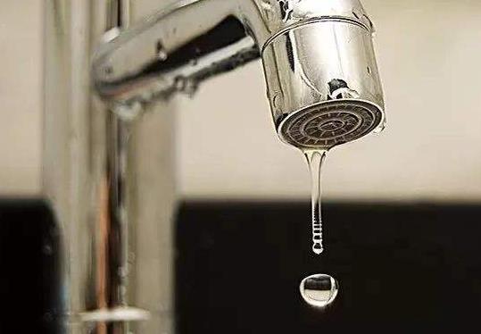 整棟樓就我家沒水?家里停水有哪幾種原因? 整棟樓就我家沒水?家里停水有哪幾種原因?