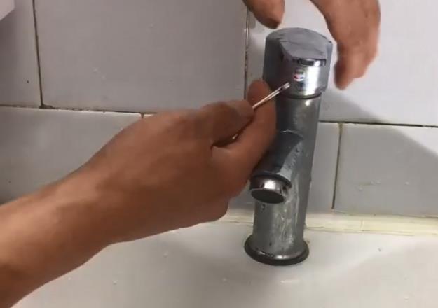 衛生間臺盆水龍頭拆卸圖解,6張步驟大圖帶你全程拆卸! 衛生間臺盆水龍頭拆卸圖解,6張步驟大圖帶你全程拆卸!