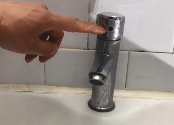 衛生間臺盆水龍頭拆卸圖解,6張步驟大圖帶你全程拆卸! 衛生間臺盆水龍頭拆卸圖解,6張步驟大圖帶你全程拆卸!